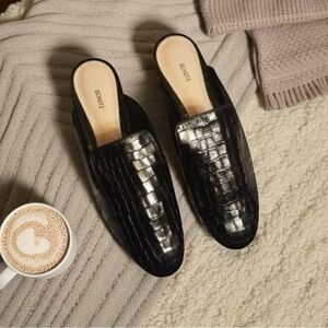 Schutz Croc Embossed Black Leather Mule Loafers Sz 6 | Slip-On Chic Minimalist